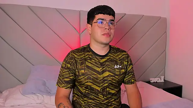 Snapshot of thiago_occonor chatting on November 12, 2:12 am thiago occonor online show from November 12, 2:12 am