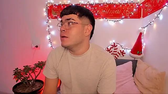 Snapshot of thiago_occonor chatting on November 24, 1:27 am thiago occonor online show from November 24, 1:27 am