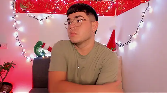 Snapshot of thiago_occonor chatting on November 25, 3:06 am thiago occonor online show from November 25, 3:06 am