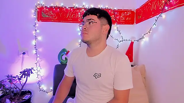 Snapshot of thiago_occonor chatting on November 28, 3:42 am thiago occonor online show from November 28, 3:42 am