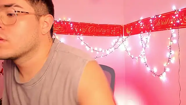 Snapshot of thiago_occonor chatting on December 5, 5:05 am thiago occonor online show from December 5, 5:05 am