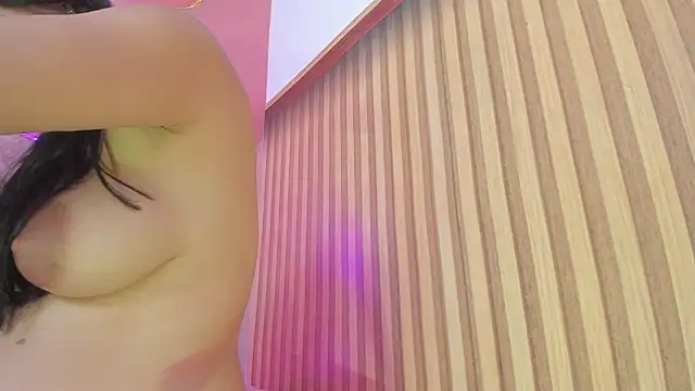 Malory  Jones online show from November 10, 6:40 pm