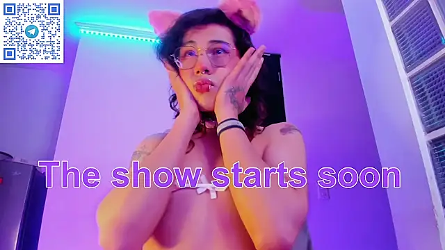 Snapshot of Sweet-SharoKitty chatting on February 24, 6:50 pm Sweet-SharoKitty online show from February 24, 6:50 pm