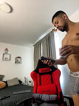 Ezzio Scolaro online show from October 29, 12:29 pm