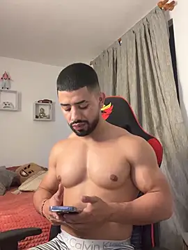 Ezzio Scolaro online show from November 26, 12:11 am