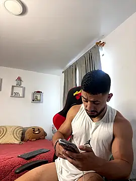 Ezzio Scolaro online show from January 16, 7:51 pm