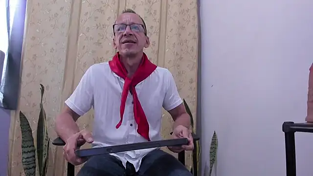  axelking  online show from April 13, 11:37 am