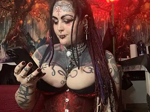 Snapshot of nyxvelon chatting on January 18, 8:45 pm nyxvelon online show from January 18, 8:45 pm