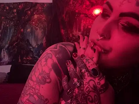 Snapshot of nyxvelon chatting on February 17, 9:54 pm nyxvelon online show from February 17, 9:54 pm