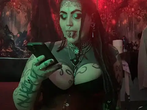 Snapshot of nyxvelon chatting on February 20, 3:45 pm nyxvelon online show from February 20, 3:45 pm