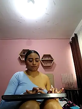 Snapshot of Alice-bolton- chatting on October 8, 3:31 pm Alice-bolton- online show from October 8, 3:31 pm