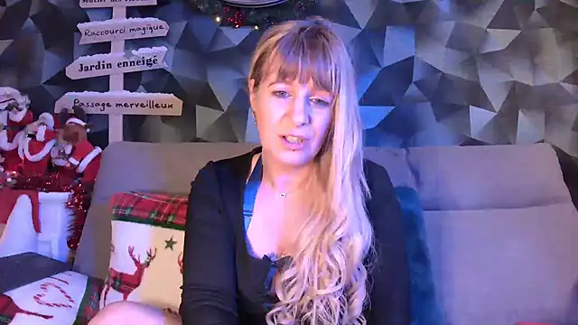 Delichieuse5 online show from January 3, 8:54 pm