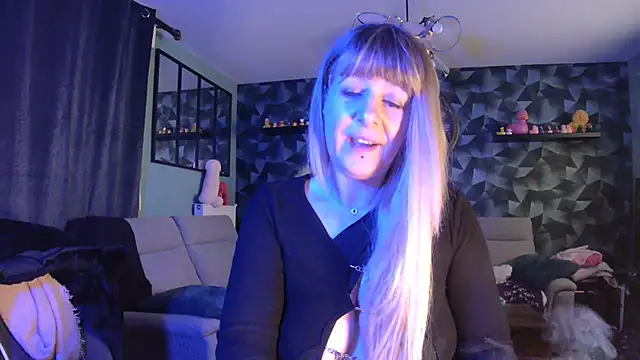 Delichieuse5 online show from February 3, 8:13 pm