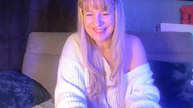 Delichieuse5 online show from February 19, 11:46 pm