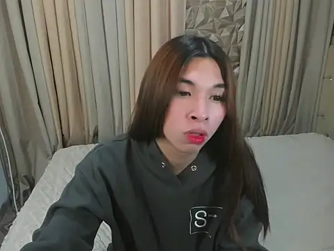 Yourdreamgoddess online show from April 14, 6:41 am