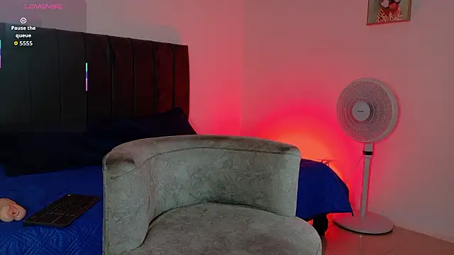 angel kyrozz online show from February 25, 6:39 pm