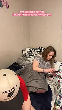 amandatheblondewife online show from April 20, 10:44 pm