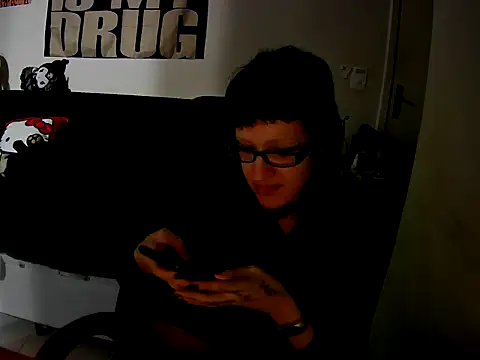 Snapshot of gothgf chatting on November 12, 3:07 am gothgf online show from November 12, 3:07 am