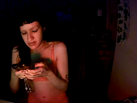 Snapshot of gothgf chatting on June 21, 6:05 am gothgf online show from June 21, 6:05 am