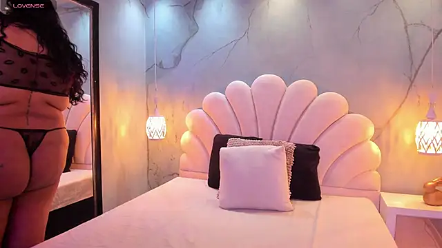 Snapshot of CatalinaCoopper chatting on October 24, 5:15 am CatalinaCoopper online show from October 24, 5:15 am