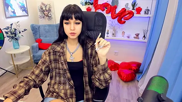 TiffanyYounge online show from February 9, 11:14 am