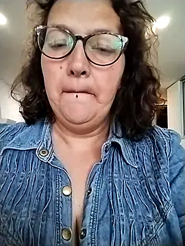 -saraqueen- online show from October 16, 1:45 pm