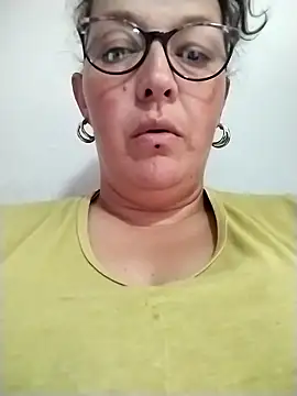 -saraqueen- online show from November 9, 7:34 pm