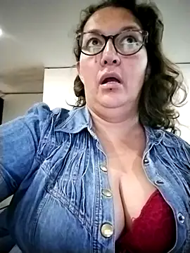 -saraqueen- online show from November 14, 4:28 pm