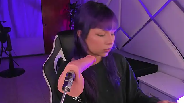 Snapshot of Lia_Kitten chatting on October 25, 5:26 am Lia Kitten online show from October 25, 5:26 am