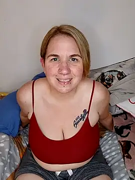 Snapshot of LaceyWestxx chatting on November 4, 8:41 pm LaceyWestxx online show from November 4, 8:41 pm