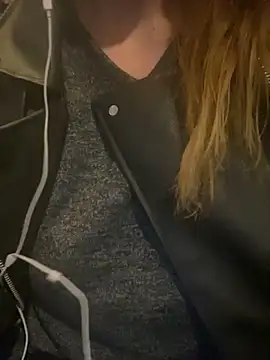 melisss2 online show from November 27, 2:30 pm