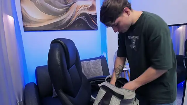 Leoo Miller online show from February 15, 3:47 am