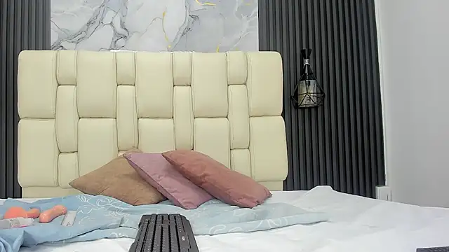 antonelasc online show from October 7, 8:50 pm