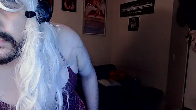 geezuz6913 online show from January 17, 1:05 pm