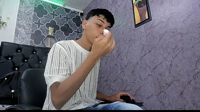 sexyboys cutex18 online show from March 12, 3:34 am