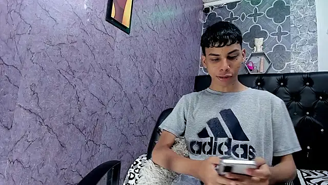 sexyboys cutex18 online show from March 24, 5:45 am