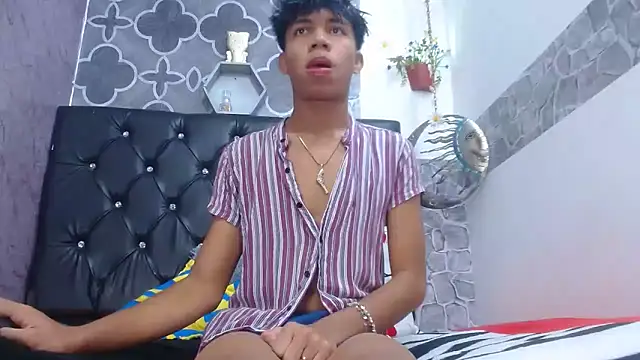 sexyboys cutex18 online show from April 13, 1:22 am