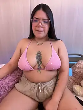Snapshot of GabrielleMarsh1 chatting on February 11, 3:33 am GabrielleMarsh1 online show from February 11, 3:33 am