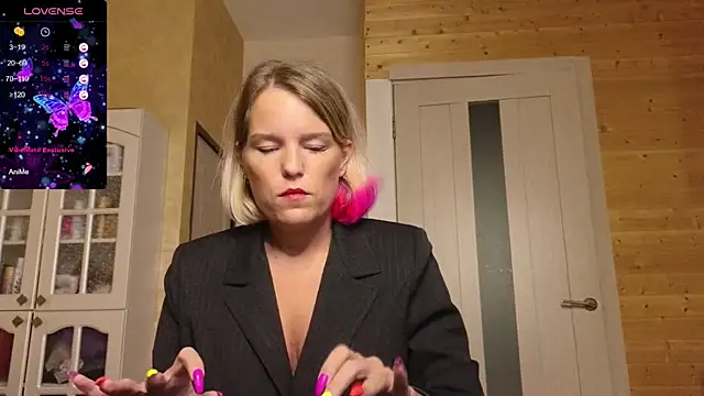 Lady Shine online show from October 8, 9:23 pm