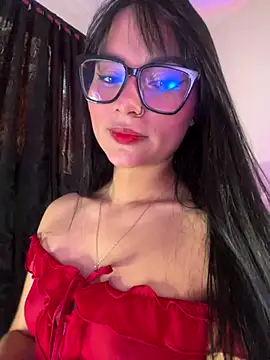 AlannaDollx online show from October 24, 1:29 pm