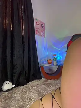 AlannaDollx online show from October 30, 1:34 pm