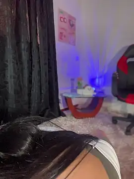 AlannaDollx online show from November 8, 1:44 pm