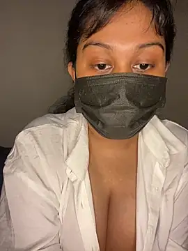 Monica  Bellucci   online show from October 25, 4:13 pm