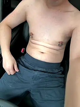 yichengm online show from November 2, 8:39 am