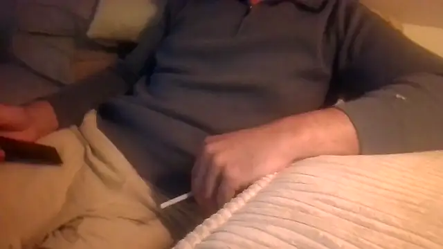 Snapshot of Alex_the_user chatting on October 5, 6:50 pm Alex the user online show from October 5, 6:50 pm