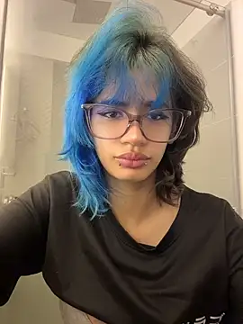 sukulaurens online show from April 10, 5:50 pm