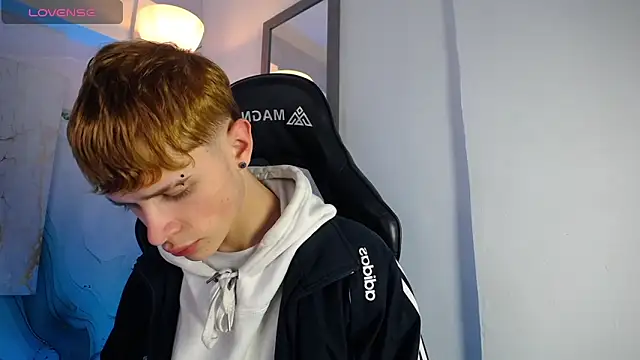 JackFrosst online show from March 31, 1:33 pm