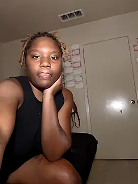 Snapshot of only_liyah chatting on October 6, 1:03 am only liyah online show from October 6, 1:03 am