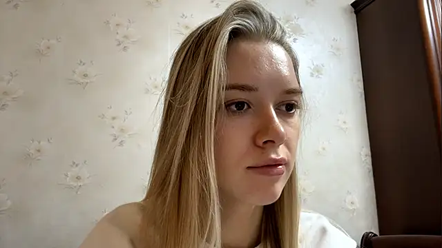 Snapshot of dreams_kitty chatting on October 14, 5:41 am dreams kitty online show from October 14, 5:41 am