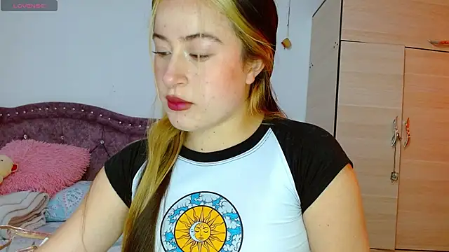 Hanssel tess online show from October 10, 3:11 pm